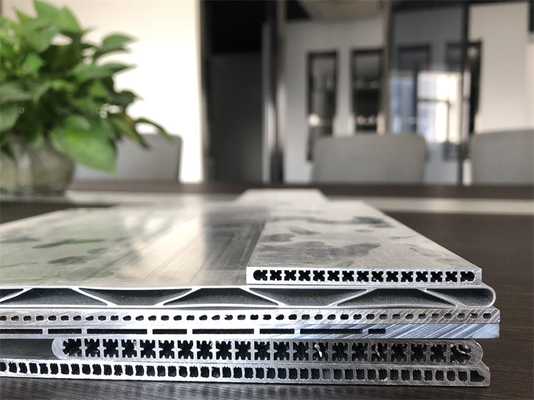 De vlakke Condensatormolen beëindigt Aluminium Uitgedreven Buis Multihaven