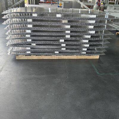 Kwaliteit Op maat gemaakte aluminium vloeistofkoelplaat met gesoldeerde microkanalen voor prismatische batterijcel 500x300mm Fabriek
